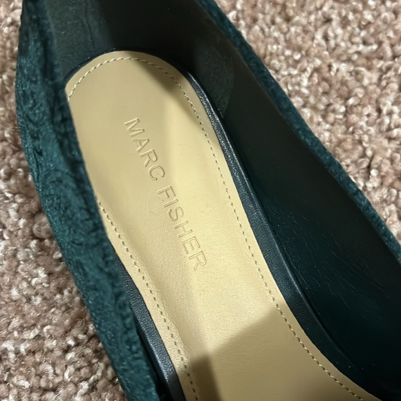 Marc Fisher Kneel 2 Velvet Pearl Loafers Size 8M - Picture 2 of 5